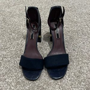 Navy heels